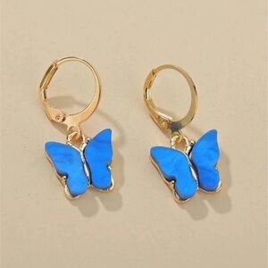 3/$30 💙 Dainty Butterfly Earrings